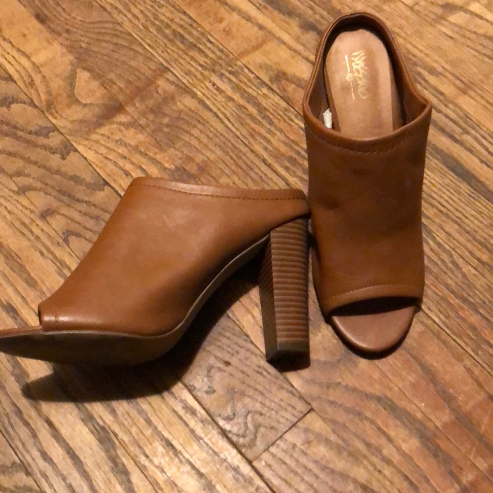Camel Mules size 9